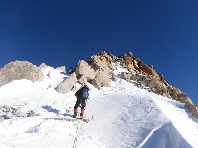 Arete des Cosmiques 15.jpg - D'ailleurs c'est lui qui attaque